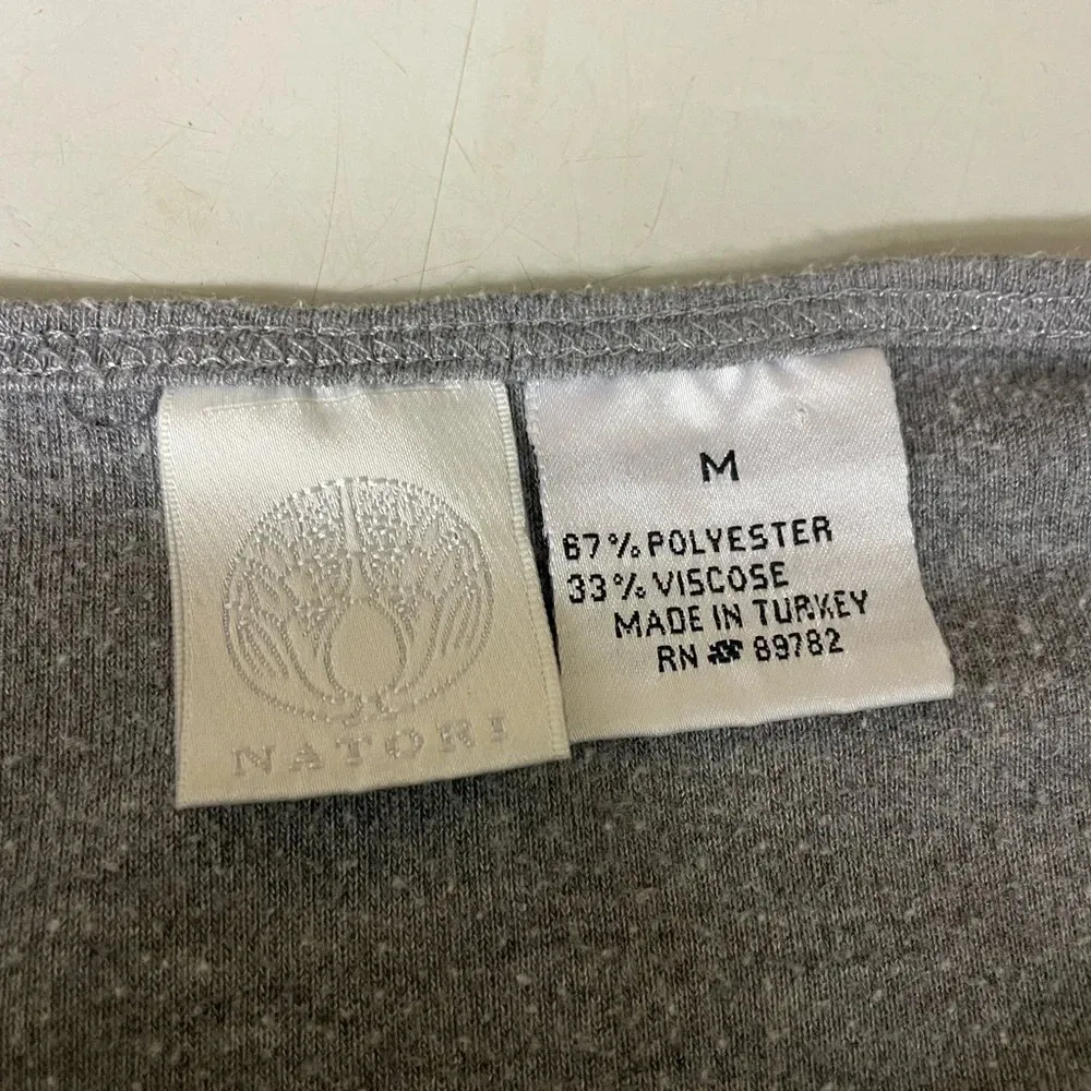 Natori  Gray top size medium - Image 4