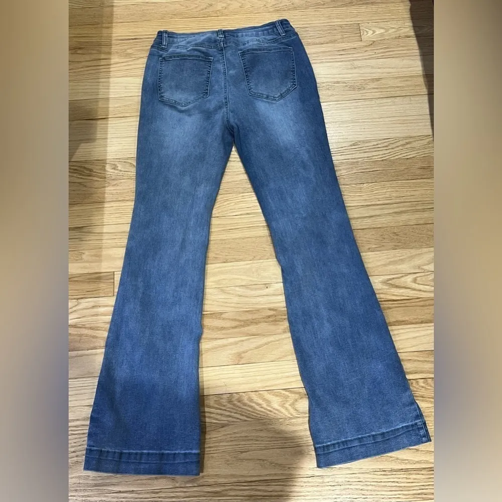 SHEIN EZwear Women's Flare Leg Slant Pocket Jeans - Image 3