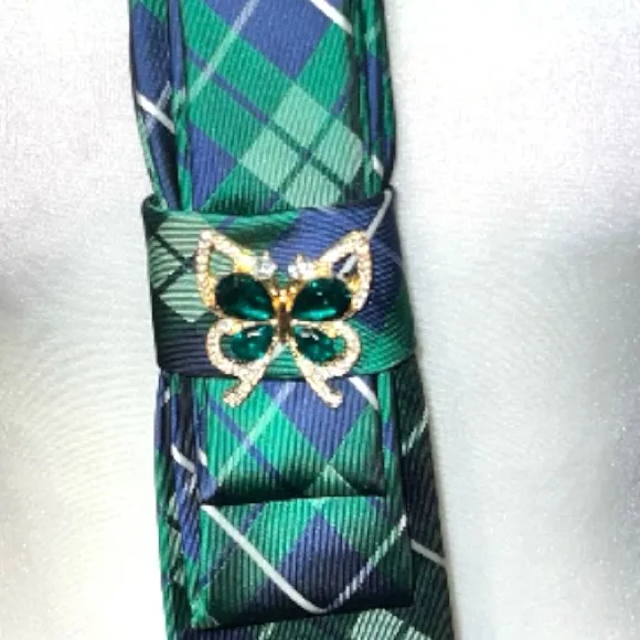 “Dainty Dapper”Green Plaid Necktie necklace with Butterfly Brooch Green - Image 2