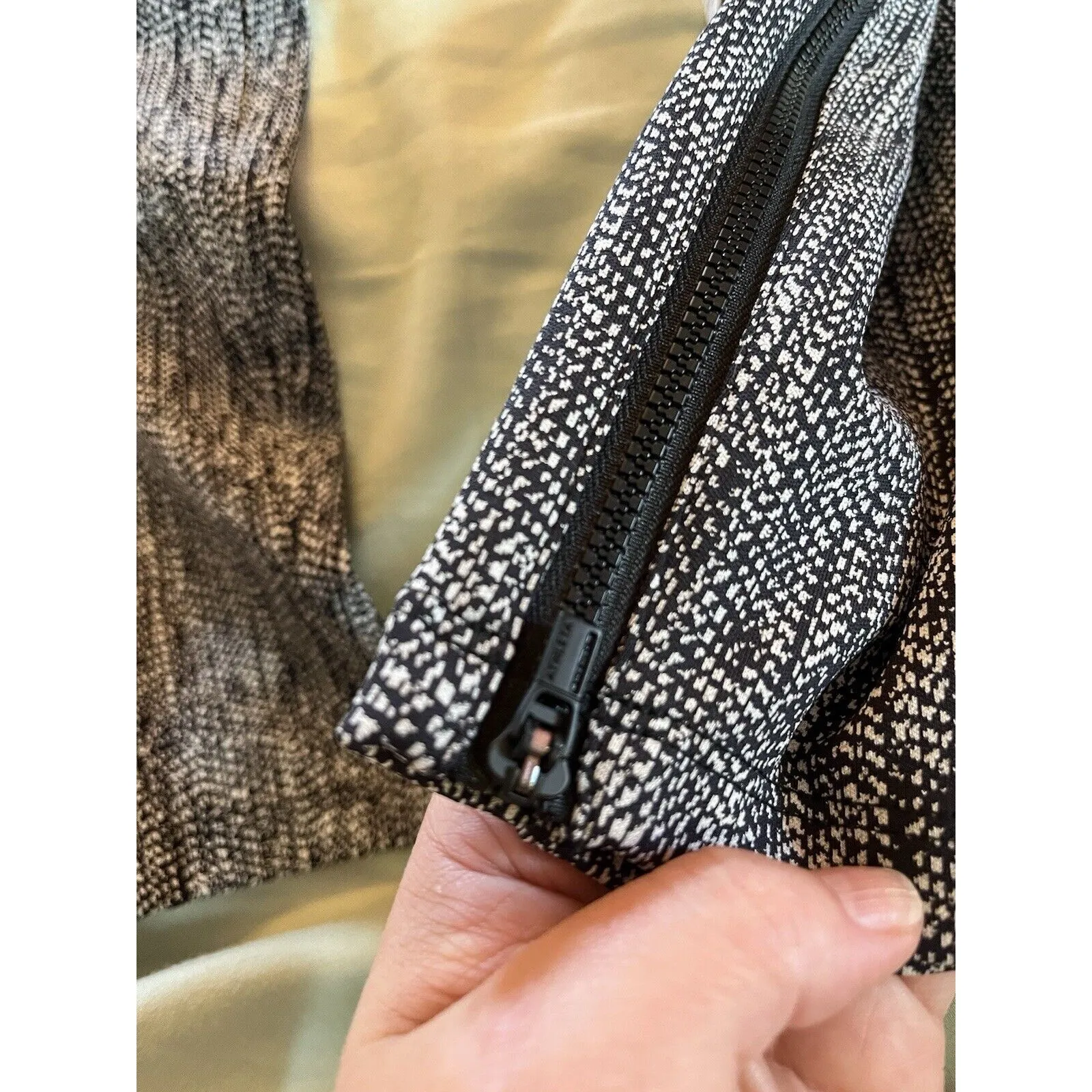 Women's Athleta Delancy Textured Moto Leggings Zipper Ankle Black White Small S - Image 5