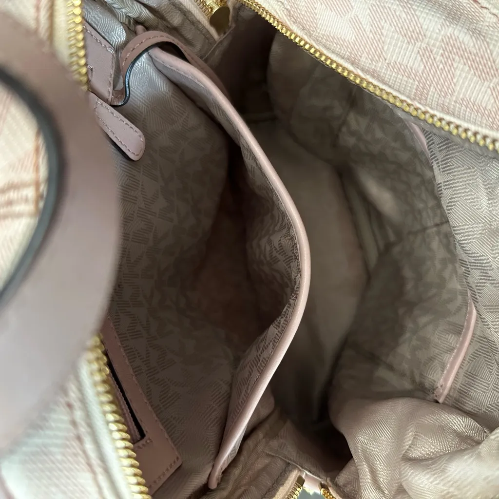 RARE ✨ Michael Kors monogram pink backpack - Image 12