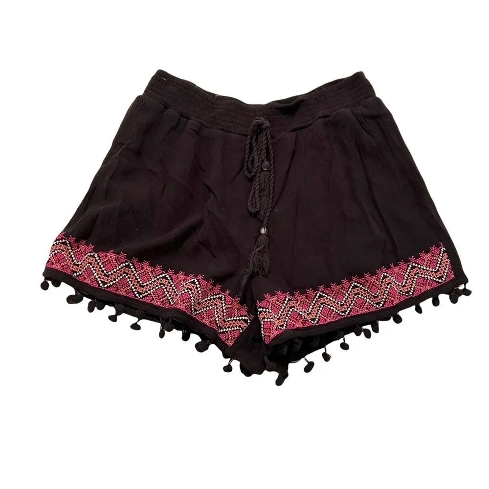 Miami Casual Shorts Black Embroidered Pom Pom Trim - Image 2
