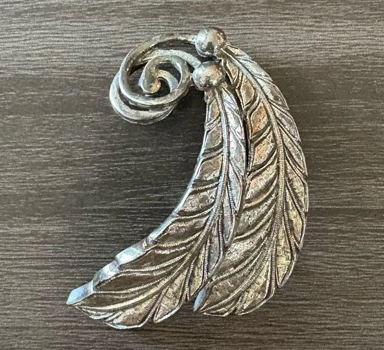 Vintage Tortolani Large Twin Feather Brooch Silver - Image 3