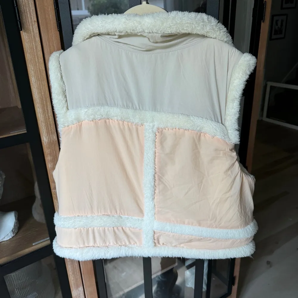 FP Movement vest reversible slope seeker fleece sherpa zip up free people peach - Image 7