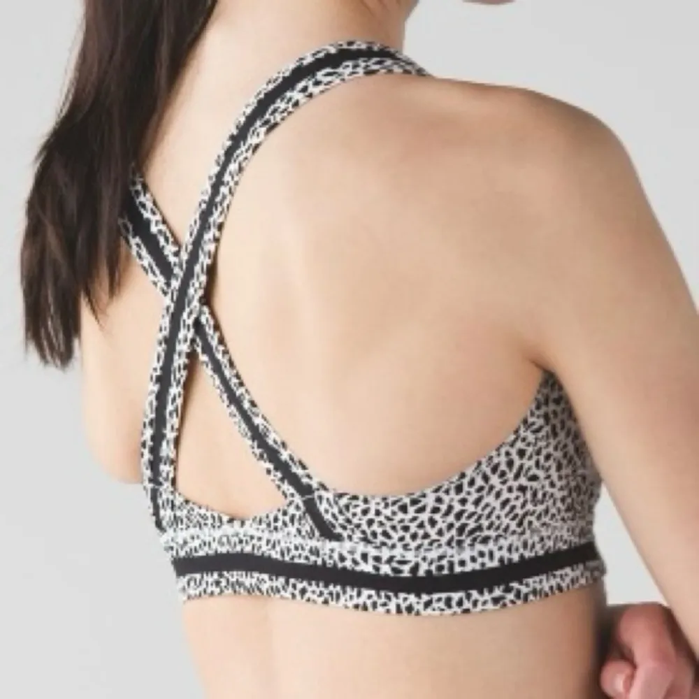 LULULEMON Rack Pack Bra Miss Mosaic White Posey Black White Luxtreme Sportsbra 6 - Image 3