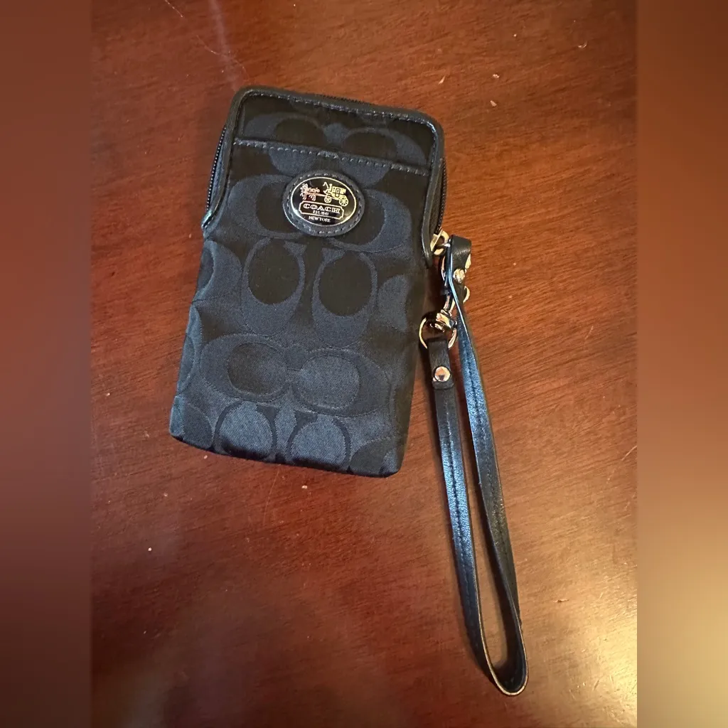 COACH Wristlet - Image 4