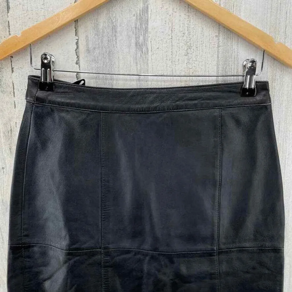 Coldwater Creek Leather Skirt Womens 8 Black Lined Zip Back Midi Length - Image 3