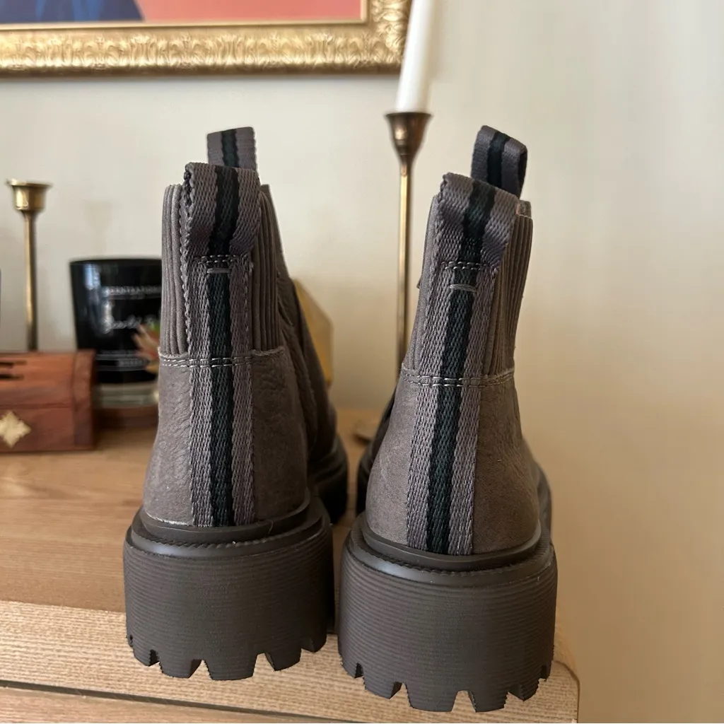 Madewell Calvin Leather Lug Sole Chelsea Ankle Boots Booties Gray NEW Size 5.5 - Image 5