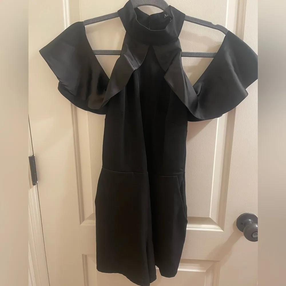 Aakaa  romper cold shoulder Size S - Image 2