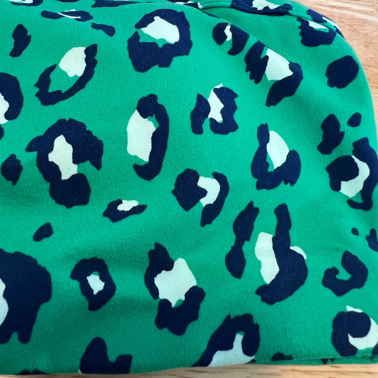 All in Motion Women's Green Leopard Print Asymmetrical Sports Bra - Medium - NWT - Image 5