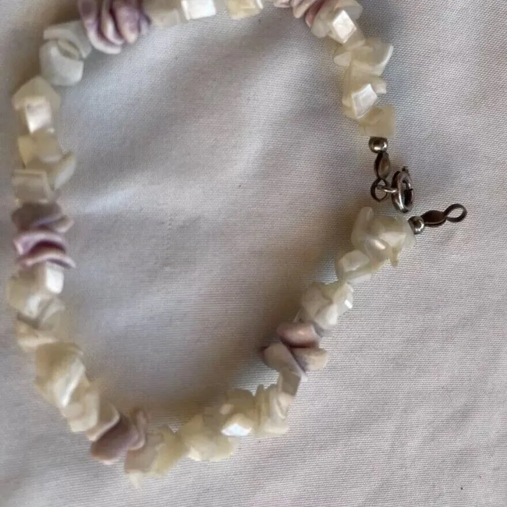 Vintage Pink and White/Pink Puka Shell Bracelet With Gold Beads and Clasp Sz 8 - Image 2
