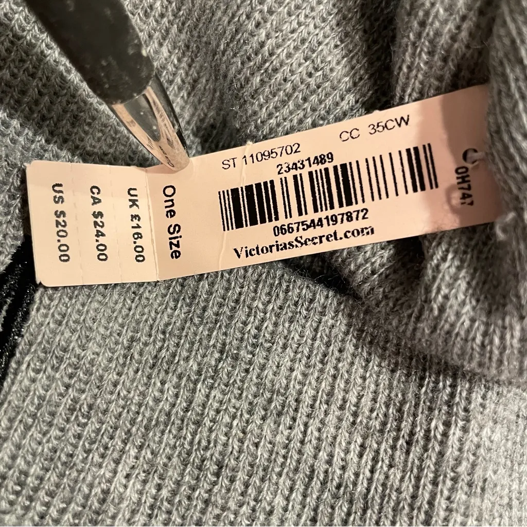 Victorias Secret Victoria Sport Logo Knit Beanie Hat Cap Women OS Gray Black NWT - Image 4