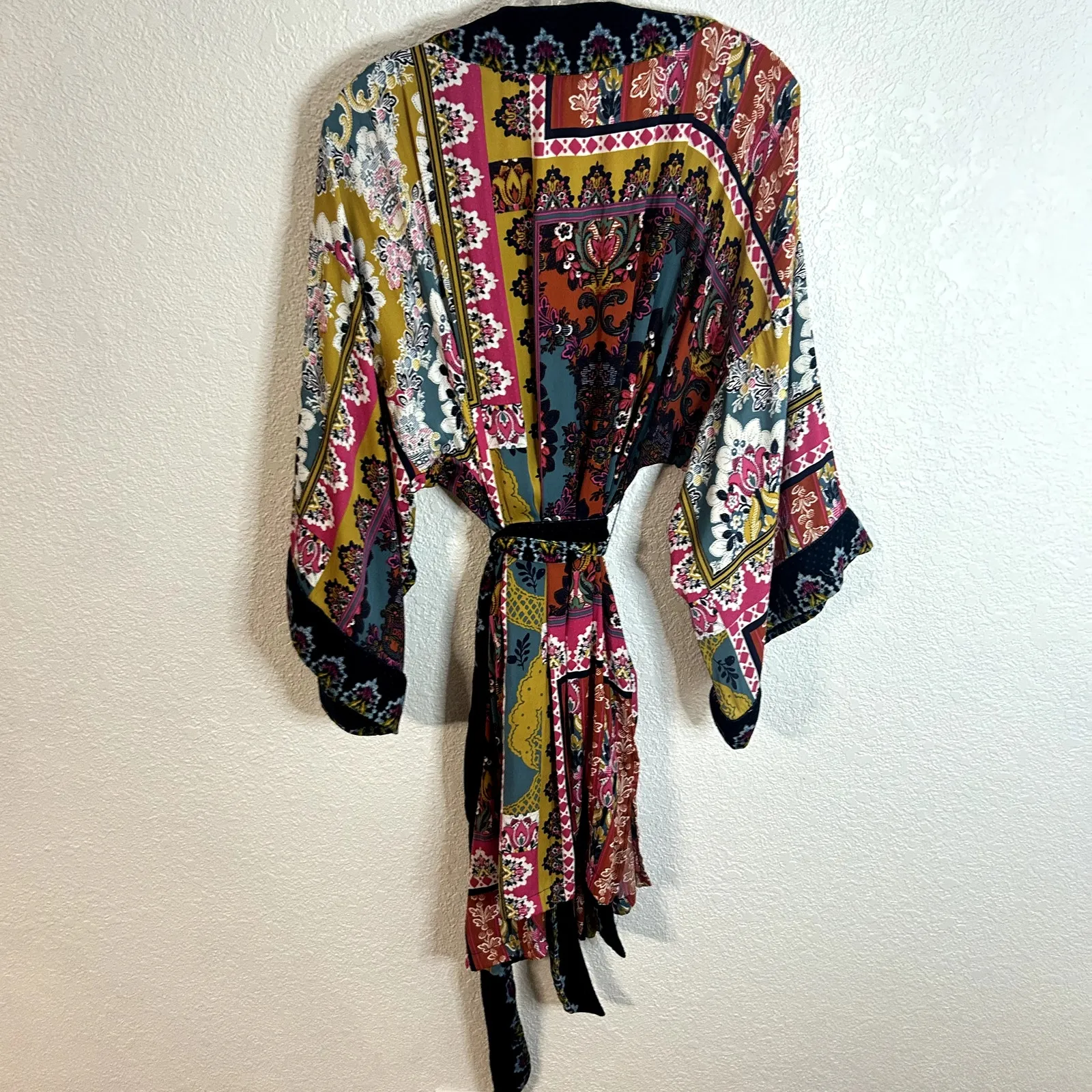 Anthropologie Zadie Multicolored Floral Velvet Kimono Womens Size XS/S Pink Navy - Image 4