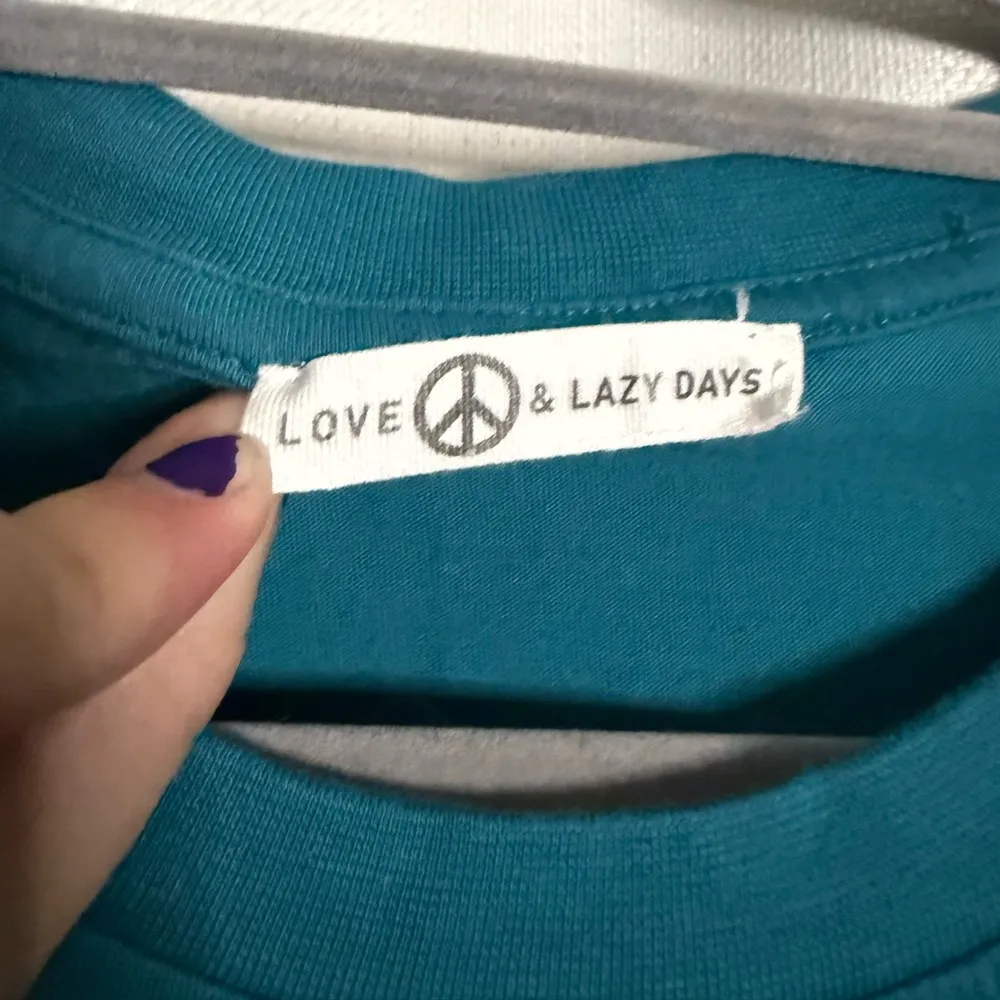 Love & Lazy Days Teal Blue Yellowstone Park Graphic Cropped TShirt Size L - Image 4