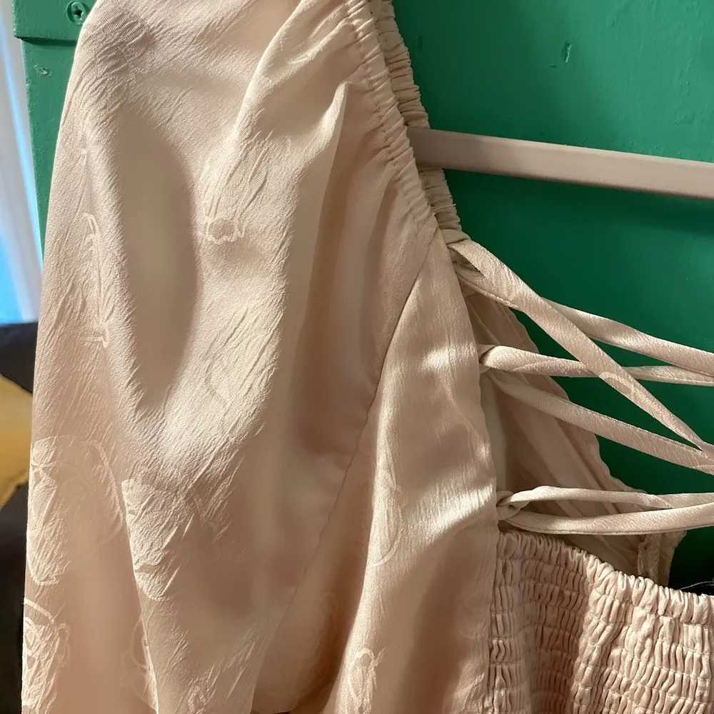 Francesca's Collections Tan Tie Front Blouse with Relaxed Fit - Image 5