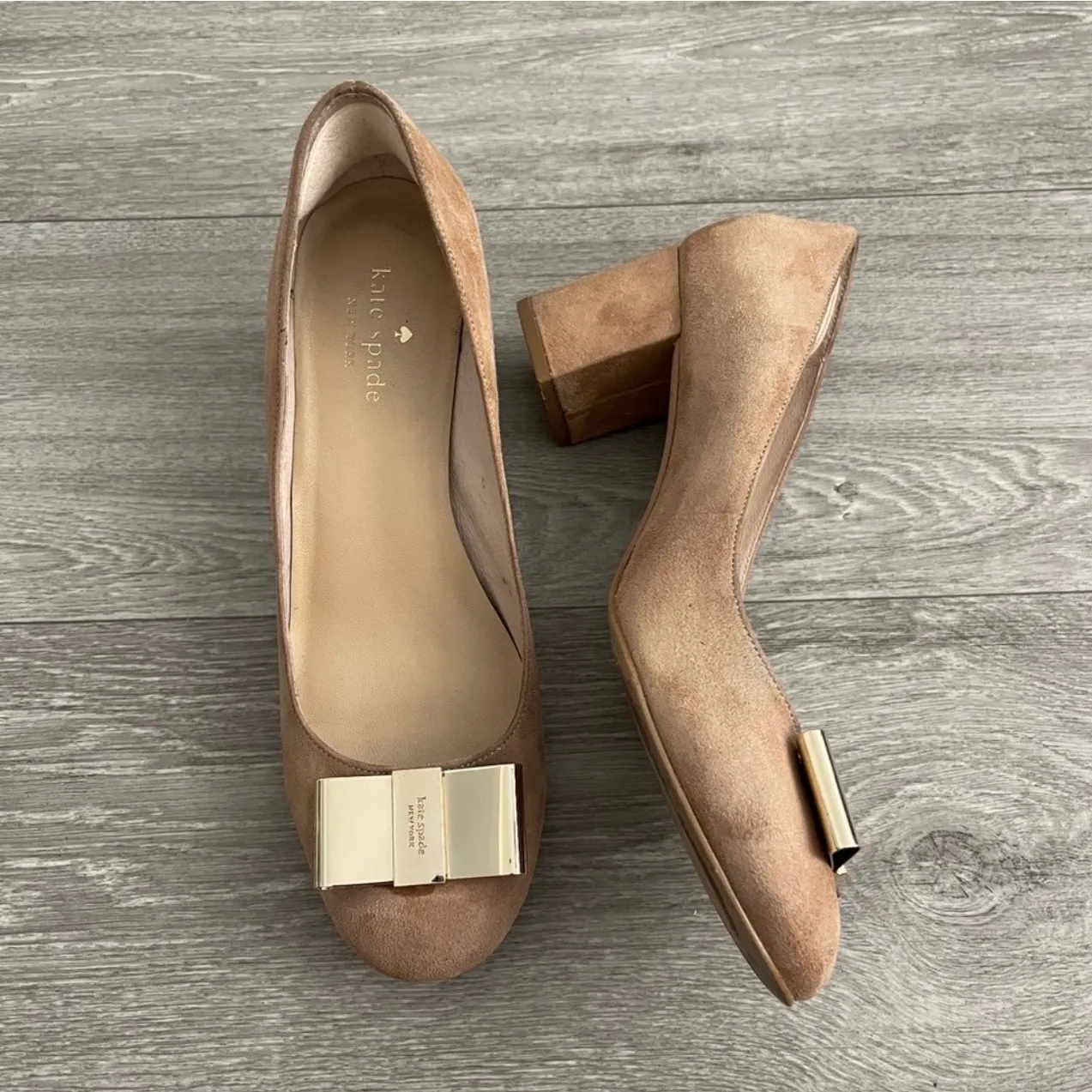 Kate Spade Lorin suede leather pumps with gold bow - 8 - Image 7