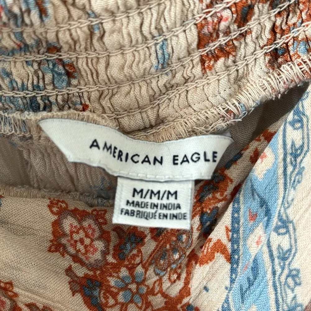 American Eagle wide leg light weight pants in size Medium - Image 5