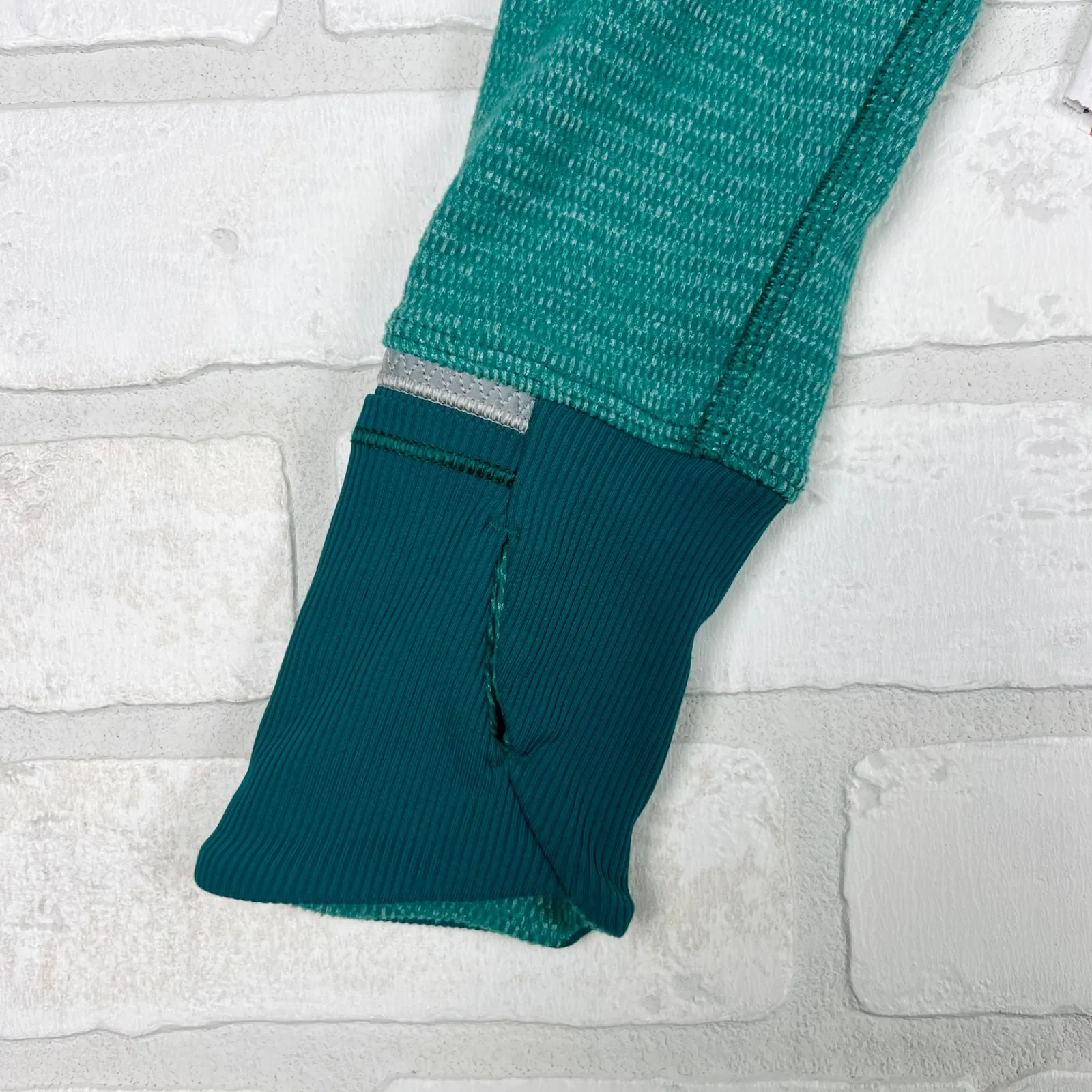 Lululemon Green Half Zip Top Thumbholes Athletic Activewear Jacket Size‎ 6 - Image 13