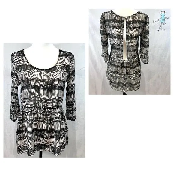 Black and white long sleeve abstract print backless peplum top size small - Image 2