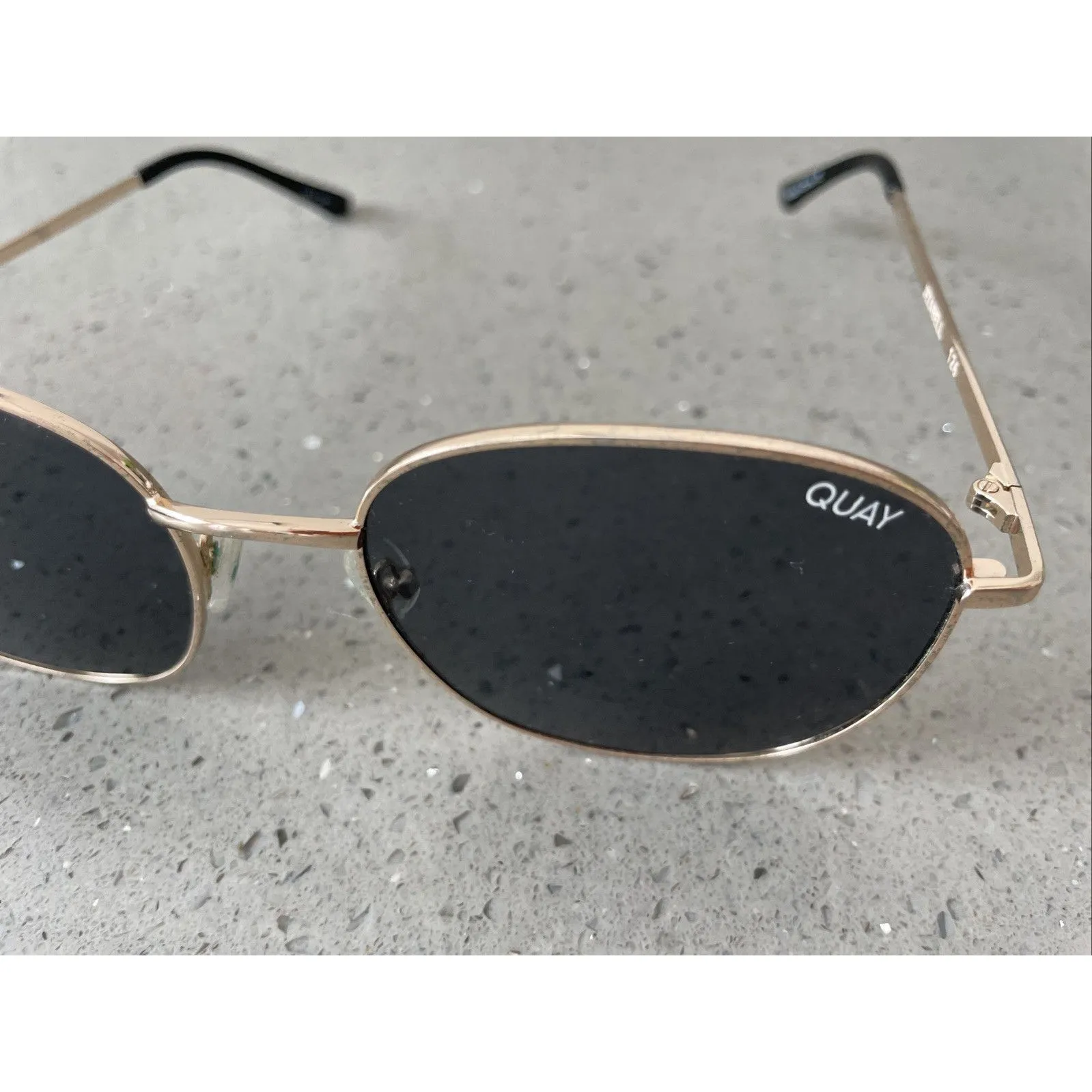 QUAY Jezabell Sunglasses Gold Frames ONLY / Smoke Lens - Image 3