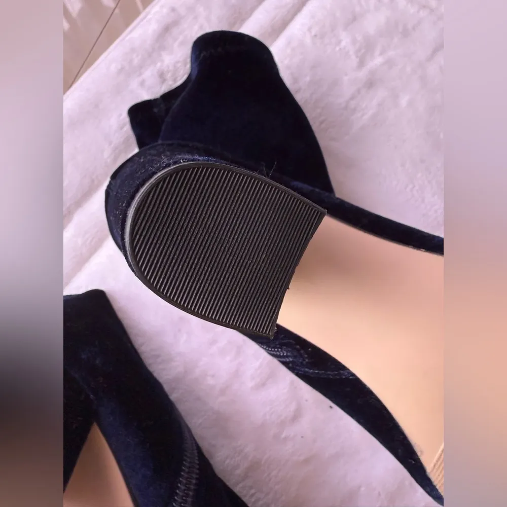 Madden Girl Fantaysa Velvet Bootie (Navy) 6.5 bootie zipper - Image 6