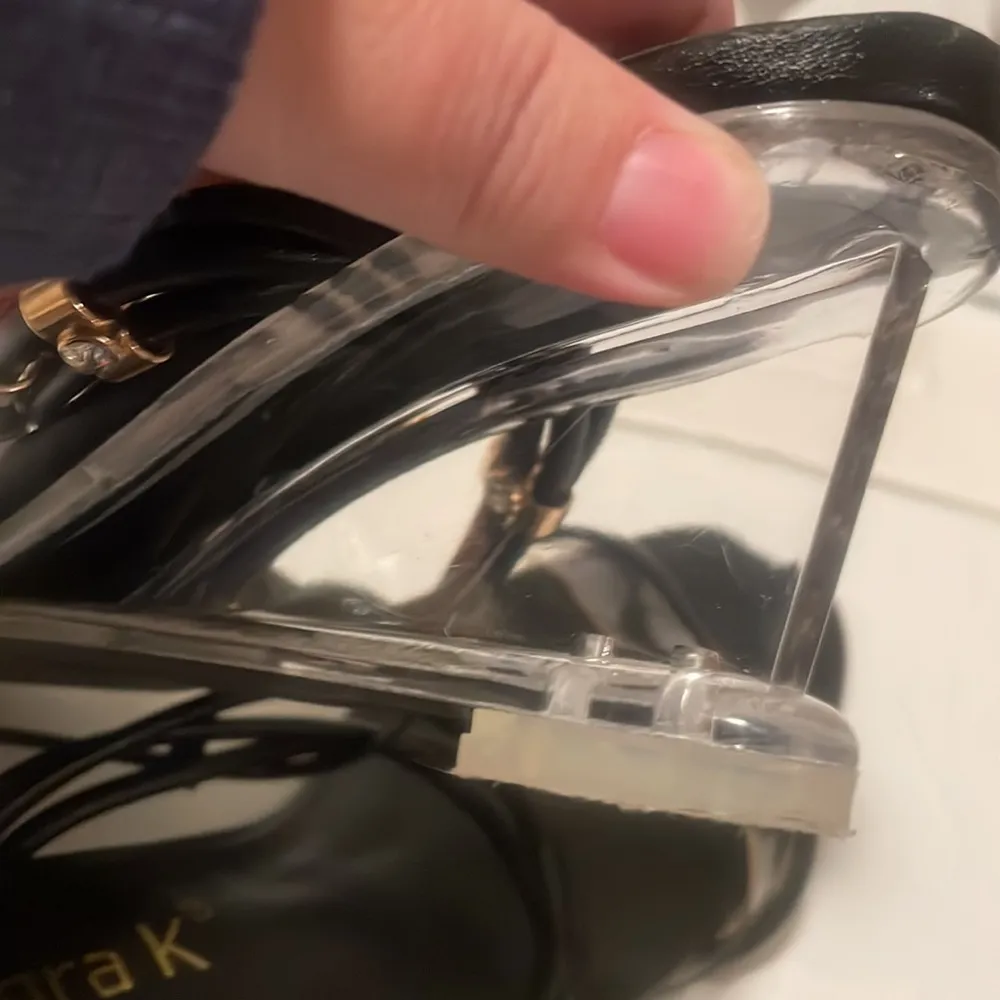 Allegra K black lucite sandals size 10 wedge 2.5 inches - Image 7