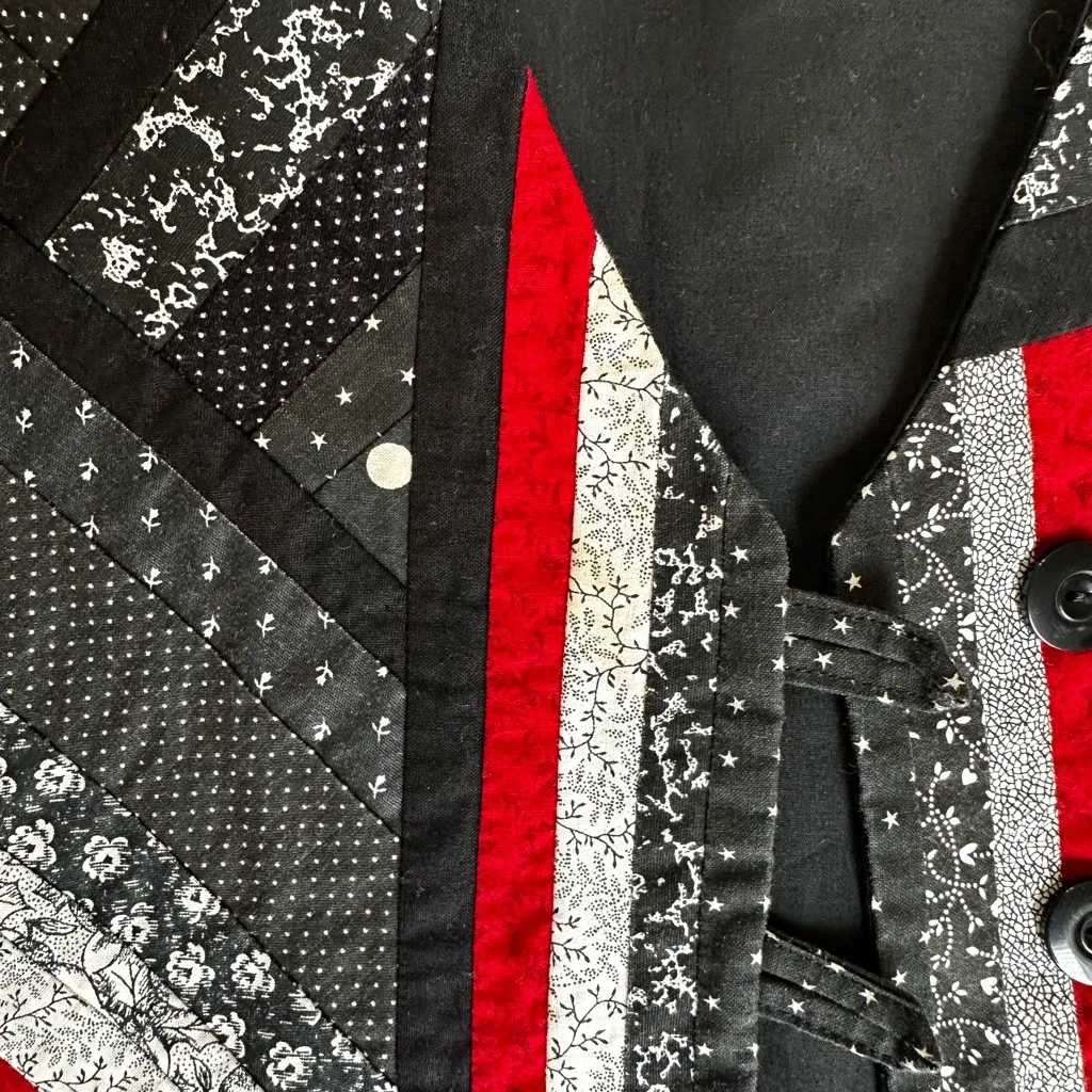 The Vintage Twin Black and Red Vest Size M - Image 3