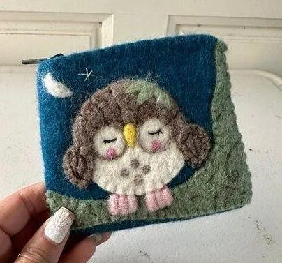 Nepal dZi Handmade Olivia Owlette 100% Natural Wool Felt Zipper Coin Purse - Image 1