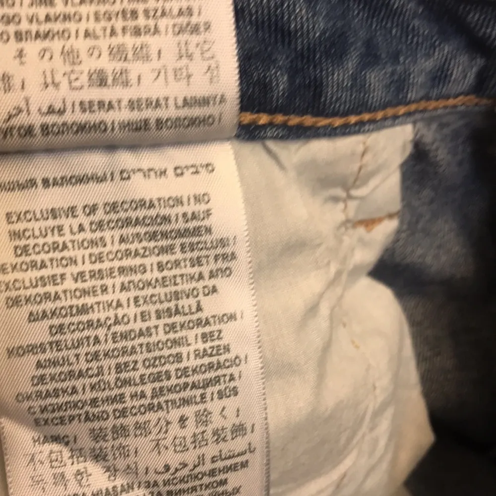 Summer Guess Shorts “Chase the Sun” size 26 - Image 11