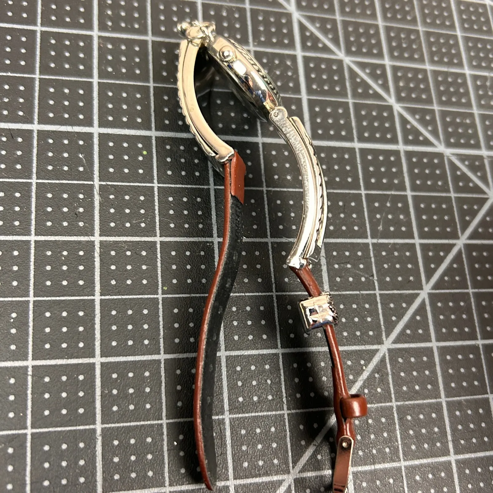 DECADE Quartz Womens Watch Roman Numerals Mother of Pearl Face Silver Tone Charm - Image 9