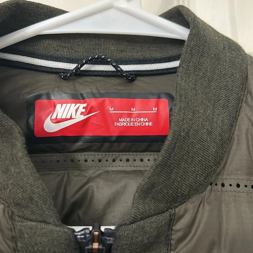 Nike puffer jacket - Image 2