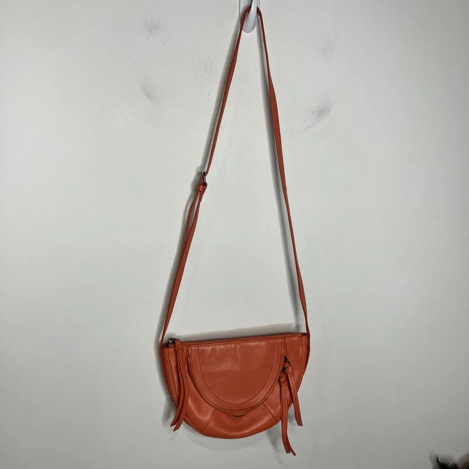 Kooba Clara soft leather half moon crossbody bag in grapefruit small Size boho - Image 7