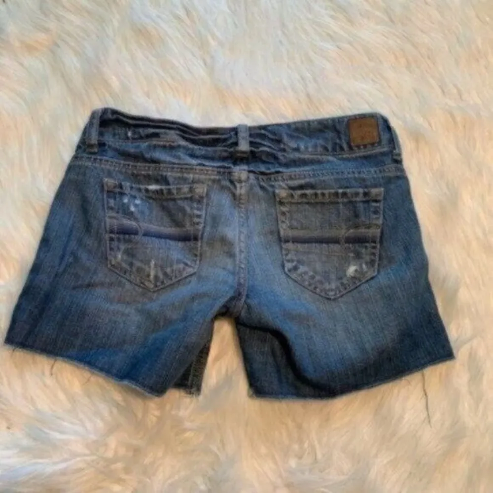 American Eagle Cutoff Denim Shorts Light Wash - Image 6