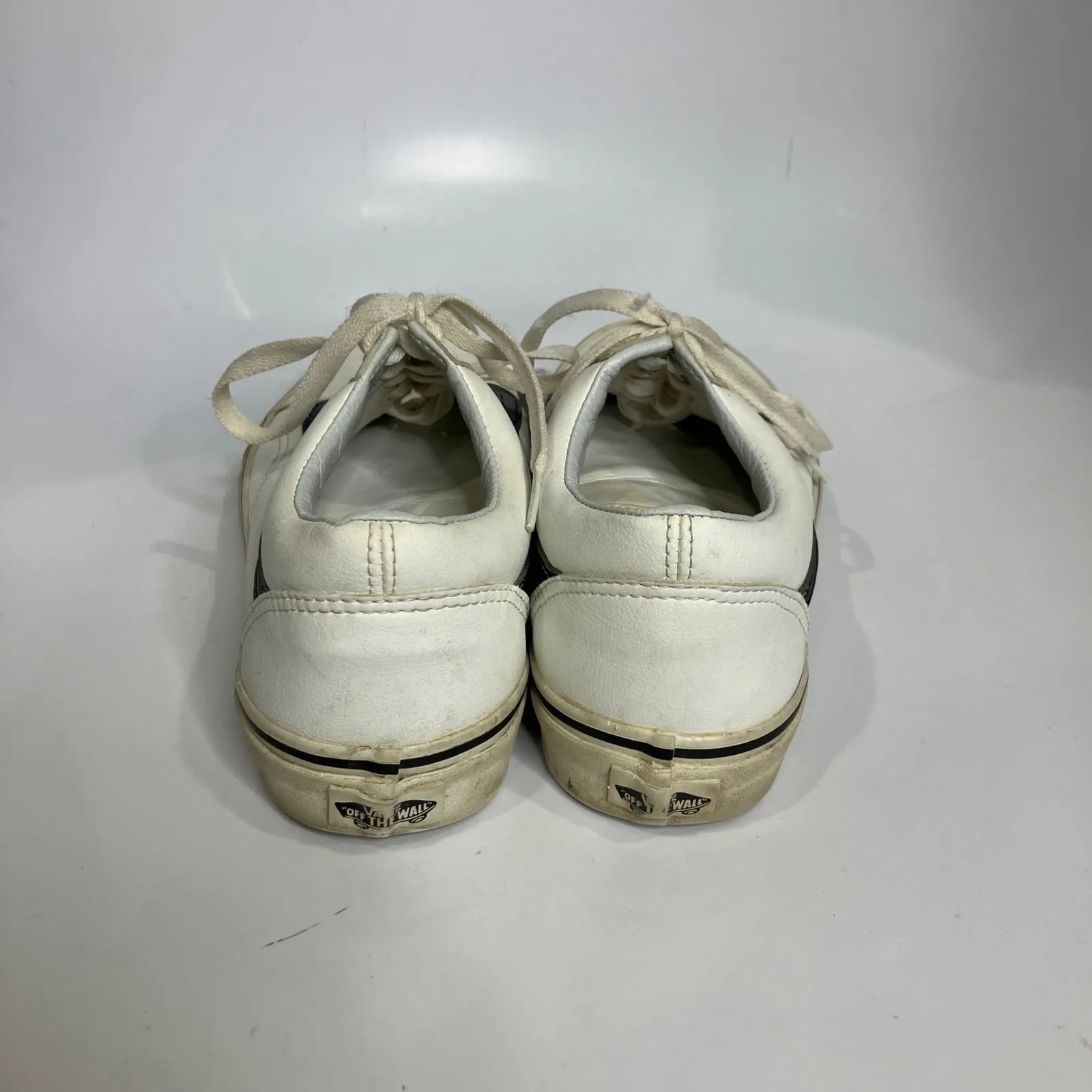 Vans white leather sneakers skateboarding punk unisex sizing women's 10 men 8.5 - Image 4