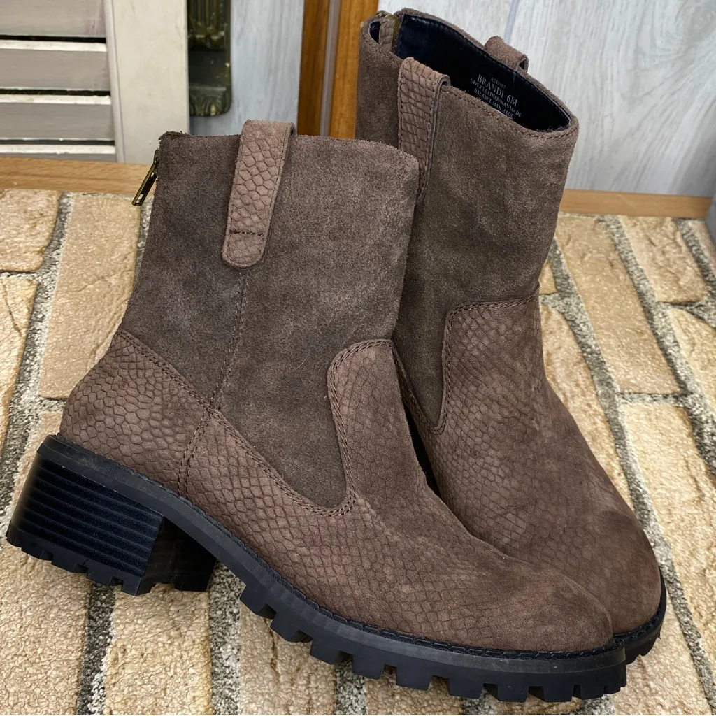 QVC Logo by Lori Goldstein Brandi Suede Snake Print Booties size 6 Brown - Image 5