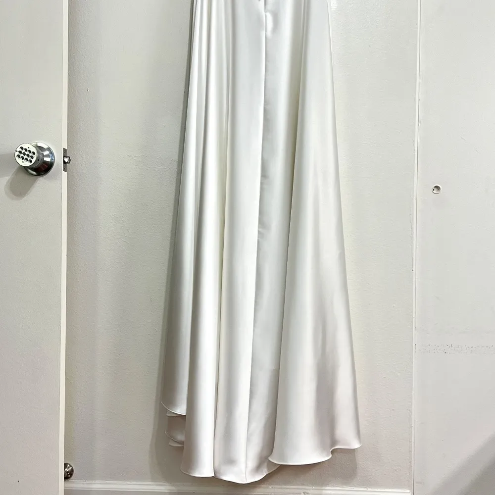 Mac Duggal Ieena 55278 V-Neck Strappy Back Hi Slit Satin Gown - Image 8