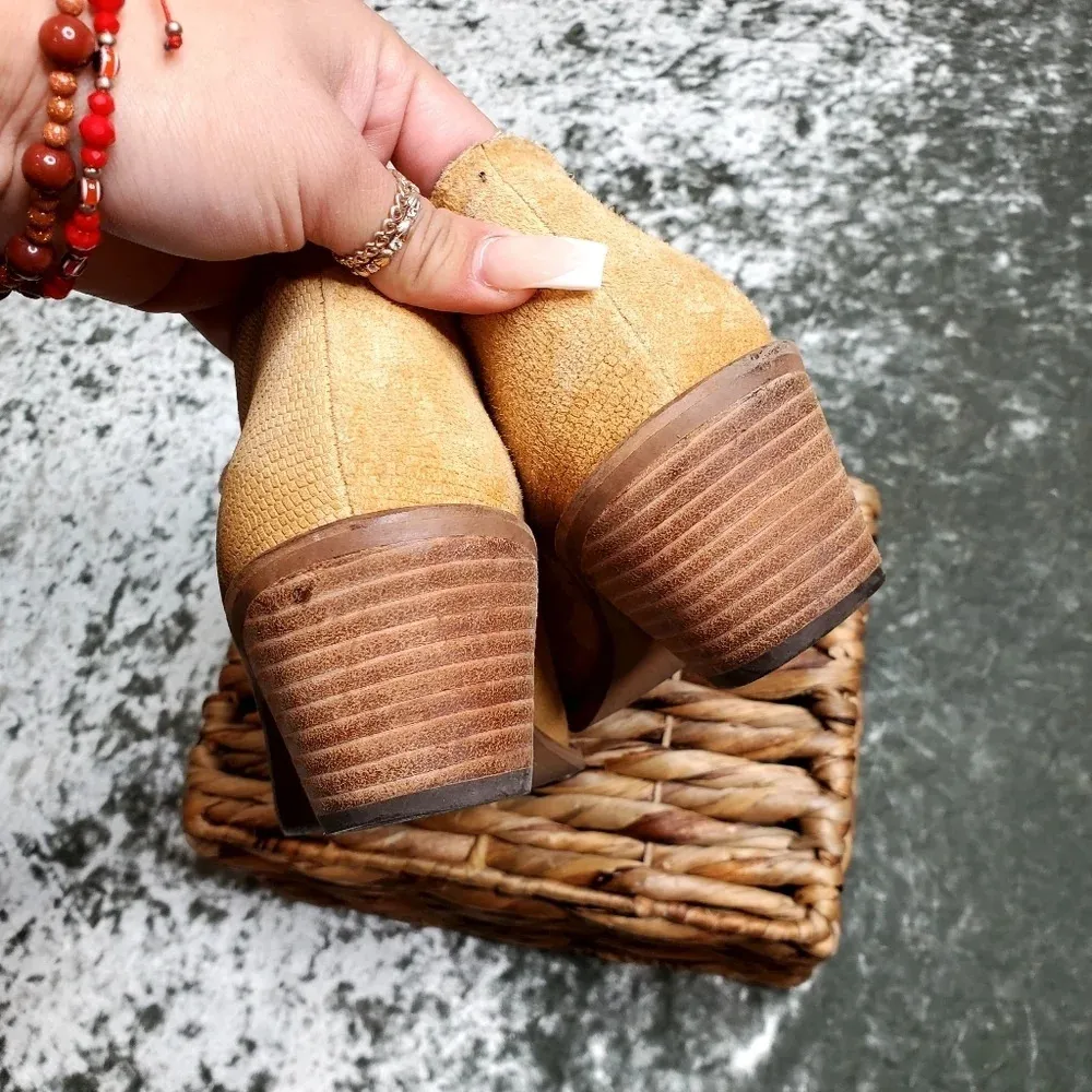 Kelsi Dagger  Brooklyn Kenmare Suede Ankle Booties SIZE: 8.5 - Image 6