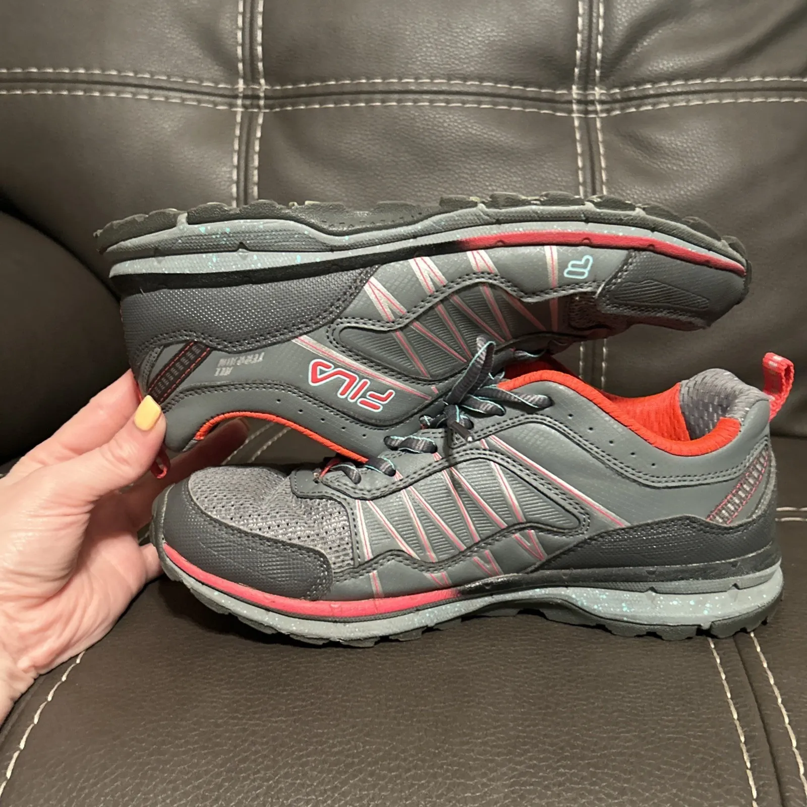 Women's Size 7 1/2 Fila All-Terrain. Athletic Shoes Grey, And Neon Pink. - Image 2