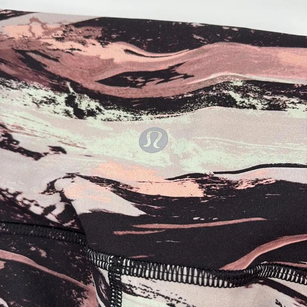 Lululemon Marble Print Capri Leggings Pink Size M - Image 3