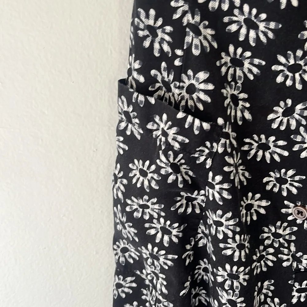 Vintage Esprit Black and White Floral Romper.  Size 3/4 - Image 2