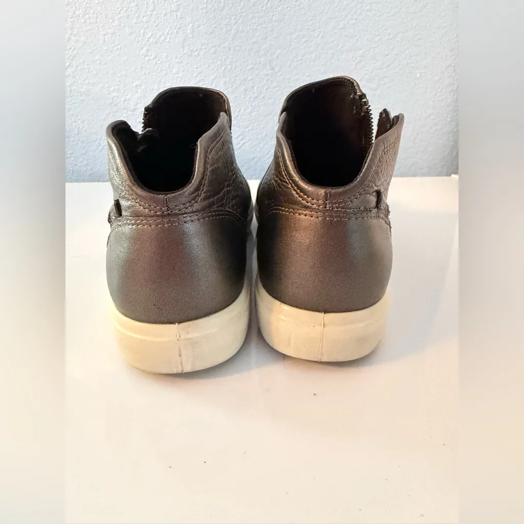 ECCO Soft 7 Women’s Leather Zip Bootie Metallic Olive Gray Size 7 W - Image 8