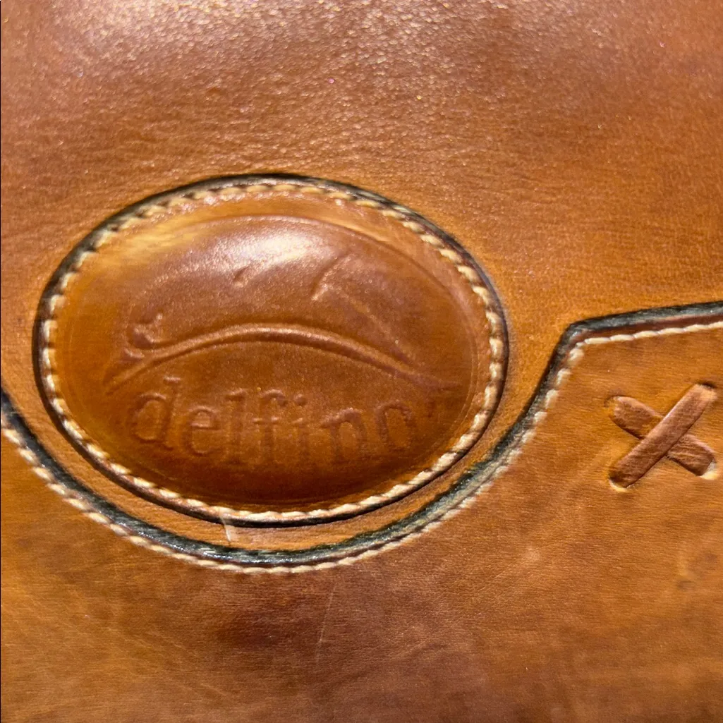 DELFINO BRAND BROWN LEATHER CROSSBODY ADJUSTABLE STRAP THICK SEASONED LEATHER - Image 2