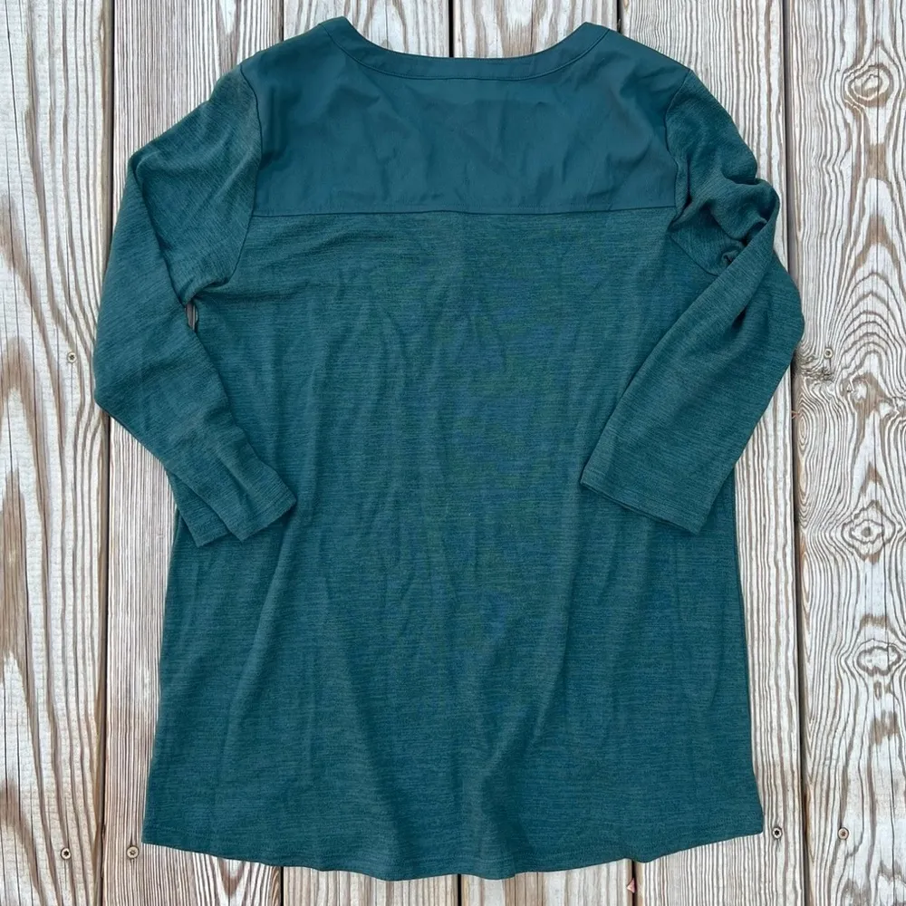 41 hawthorn | green women’s vneck blouse | medium - Image 2