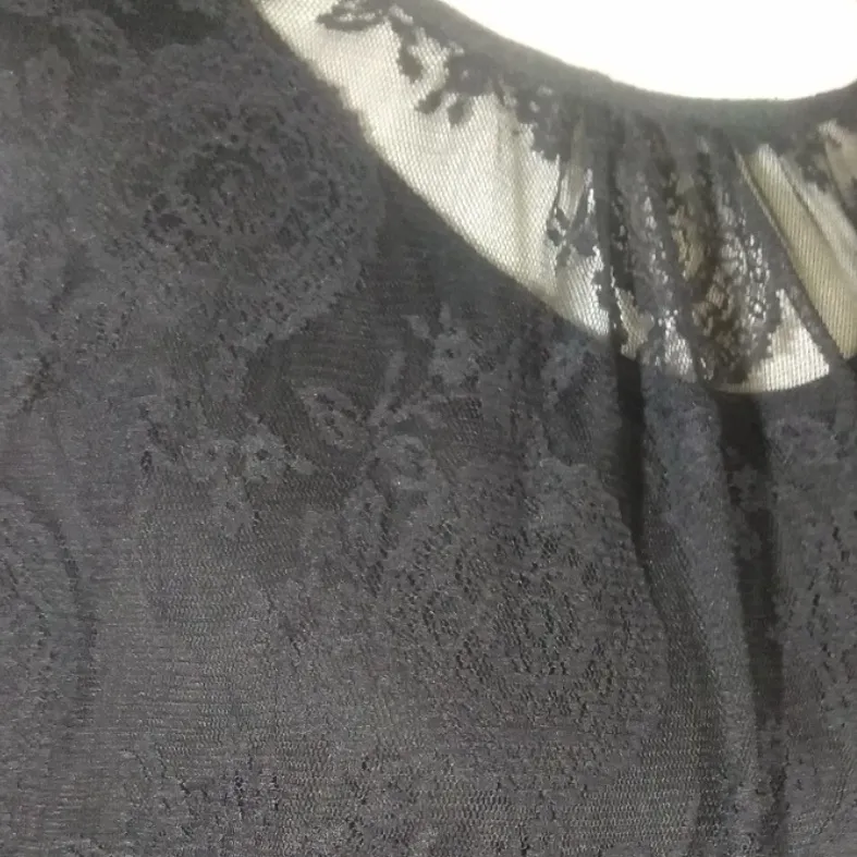 CAbi Black Lace Overlay Tank Date Night Sleeveless Stretchy Tunic Top XS 942 - Image 3