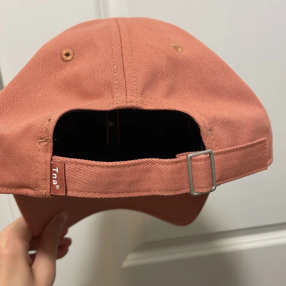 Aritzia TNA Coral Pink Baseball cap embroidered - Image 3