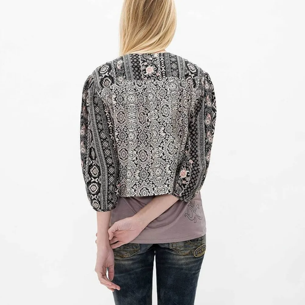 Gimmicks by bke paisley printed fringed flyaway cropped blazer size small - Image 3