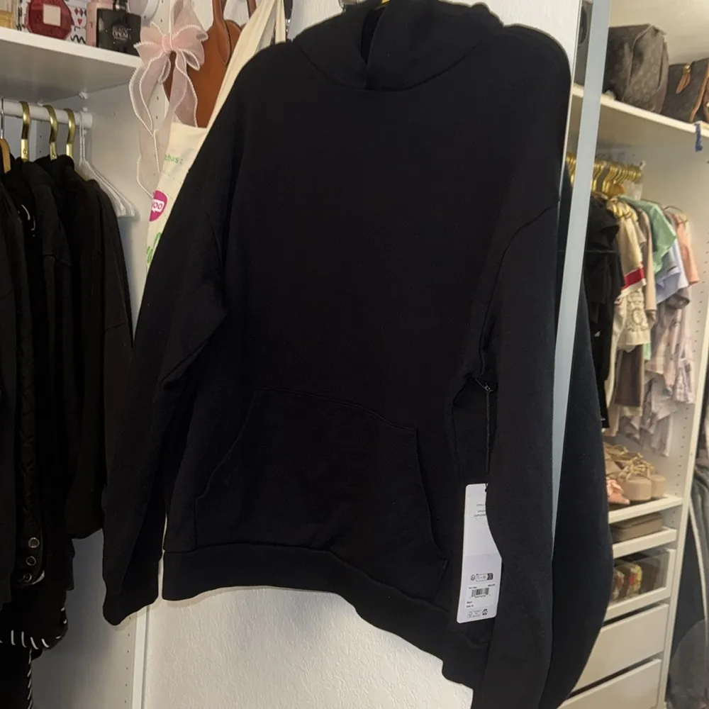 ALO Yoga Women's Black chill Hoodie Sweater - Image 9