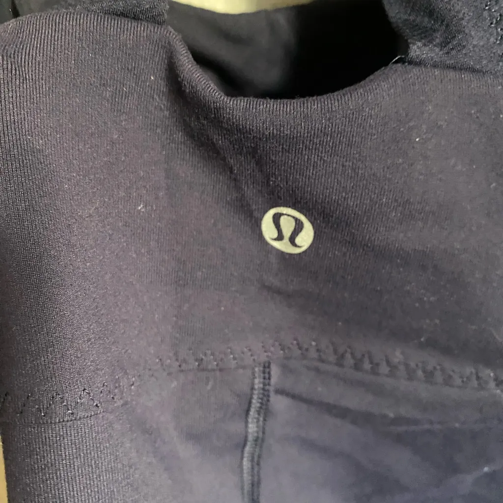 Lululemon Scoop Me Up Navy Blue Tank Top Built in Bra Medium Athletic Lounge Gym - Image 4