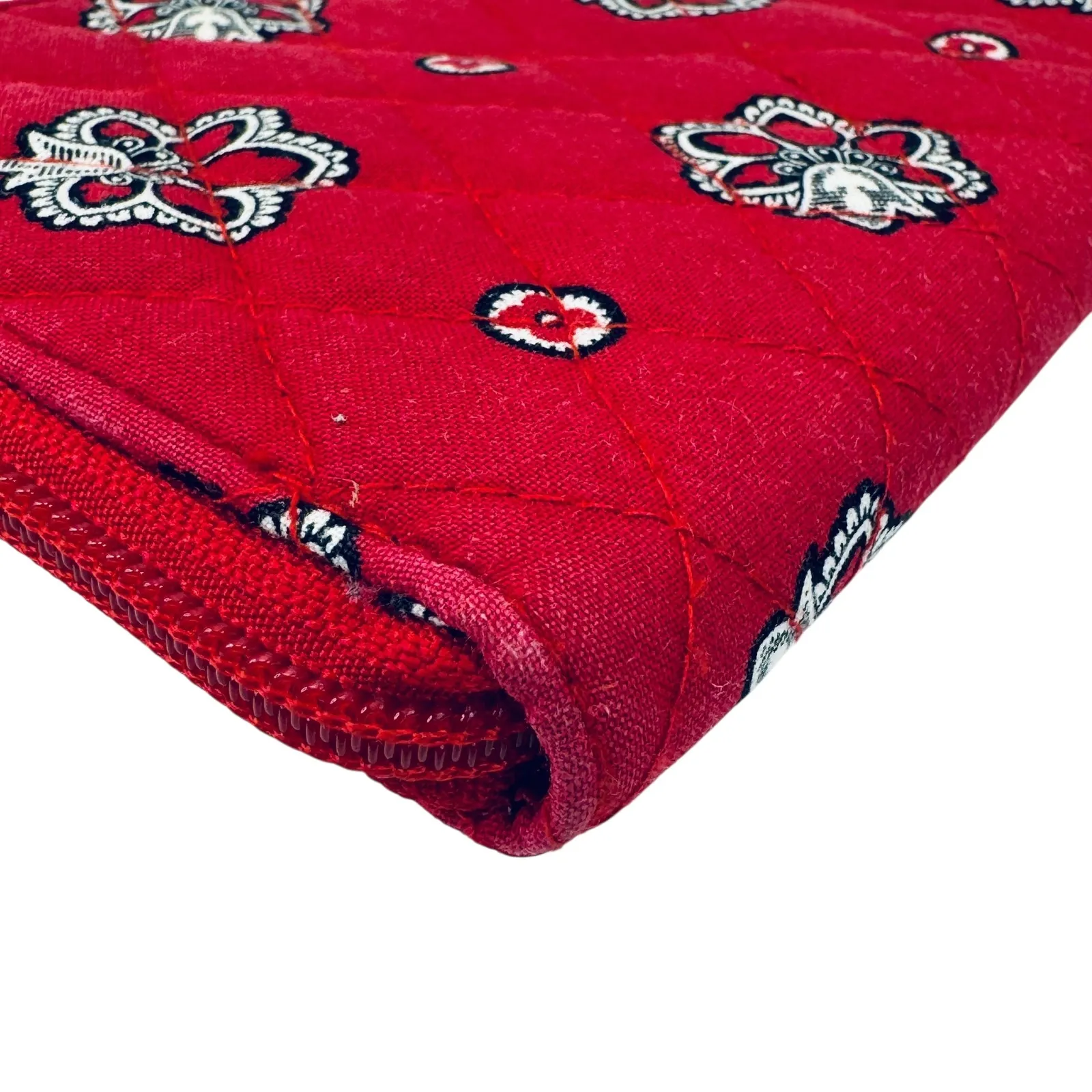 Vera Bradley Mesa Red Paisley Bandana Zip Around Quilted Wallet‎ Wristlet - Image 8