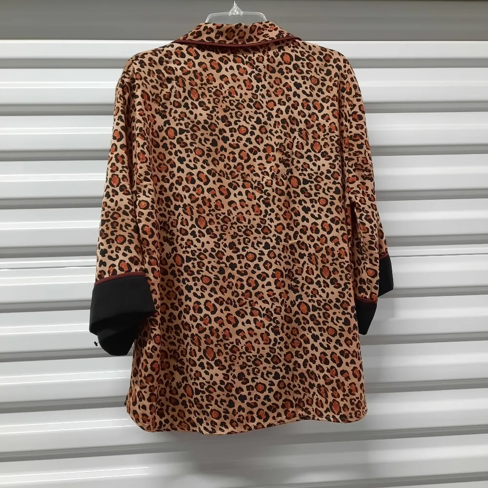 Room Service Pajama Top Womens Medium Black Animal Print Sleepwear Button Front - Image 2